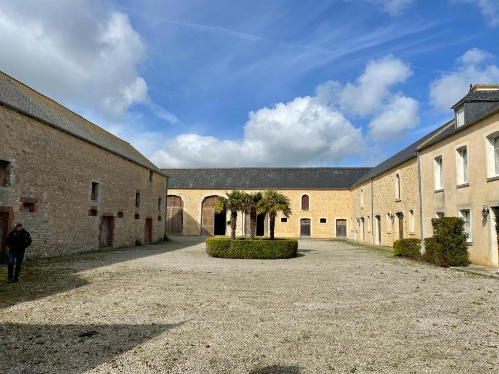 Le Clos Du Bas Courtil Guesthouse B&B Omaha Beach Osmanville Exteriér fotografie