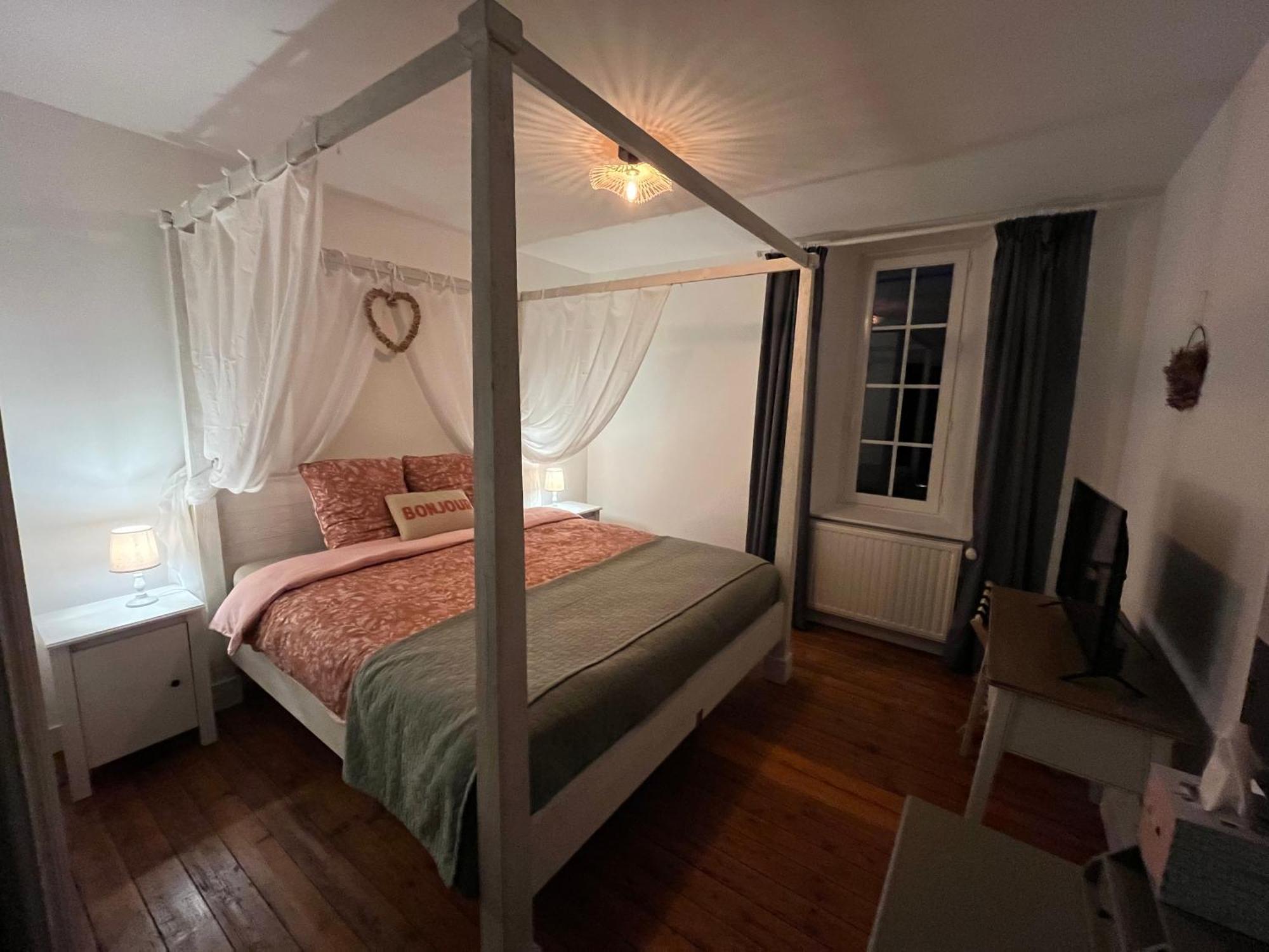 Le Clos Du Bas Courtil Guesthouse B&B Omaha Beach Osmanville Exteriér fotografie